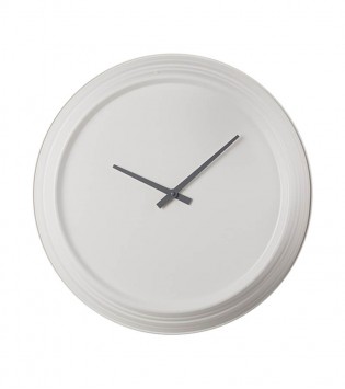 wooden analog wall clock